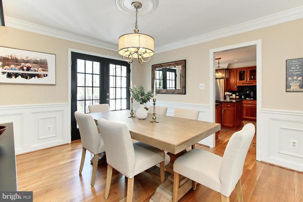 Chandelier, Dining room, Interior, Kitchen, Wood Texture Flooring