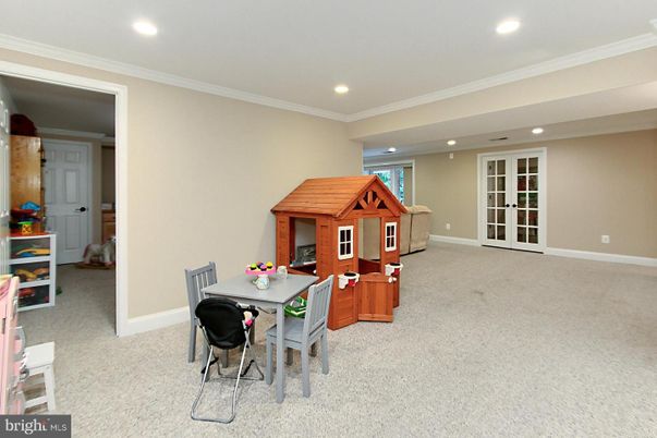 Dining room, Interior, Recessed Lighting