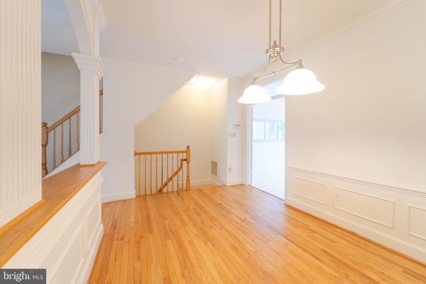Empty room, Interior, Pendant Lights, Wood Texture Flooring