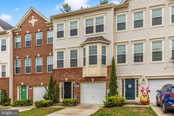 Attached, Exterior, Facade, Brick Facade, Rowhouse