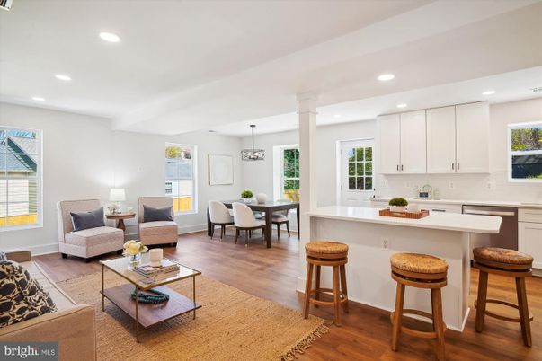Dining room, Interior, Kitchen, Living room, Pendant Lights, Recessed Lighting, Wood Texture Flooring