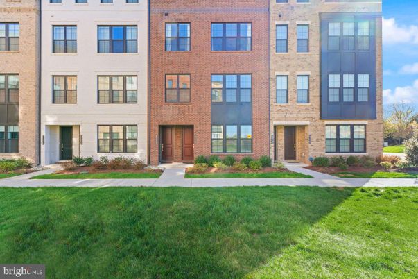 Backyard, Exterior, Facade, Brick Facade, Rowhouse