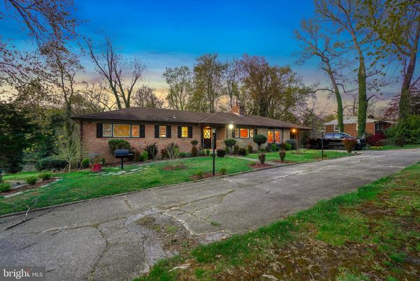 Exterior, Facade, Brick Facade, Ranch
