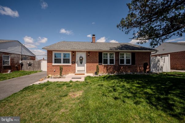 Exterior, Facade, Brick Facade, Cape Cod