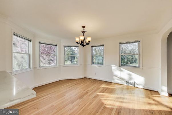 Chandelier, Empty room, Interior, Wood Texture Flooring