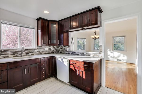 Chandelier, Interior, Kitchen, Recessed Lighting, Wood Texture Flooring