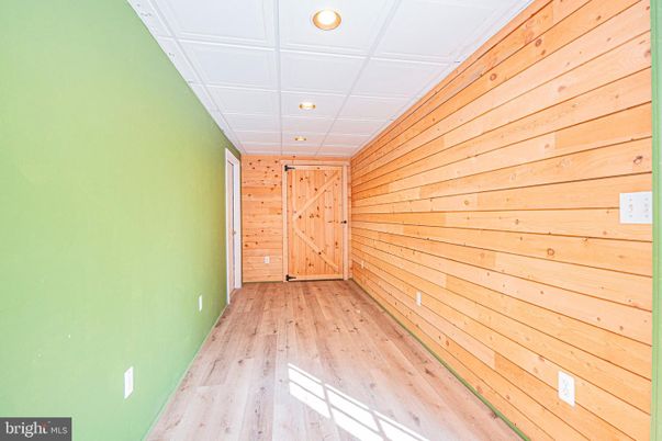 Empty room, Interior, Recessed Lighting, Wood Texture Flooring, Wooden Walls