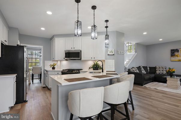 Interior, Kitchen, Living room, Pendant Lights, Recessed Lighting, Stainless Steel Appliances, Wood Texture Flooring