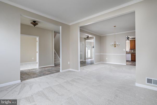 Chandelier, Empty room, Interior, Pendant Lights