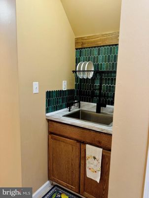 Bathroom, Interior, Tile Countertops