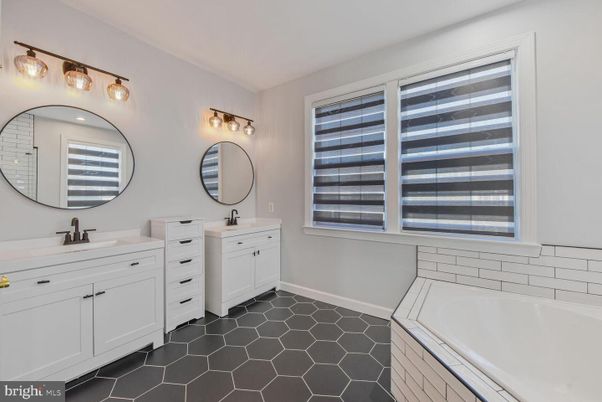 Bathroom, Dual Sink Vanities, Interior