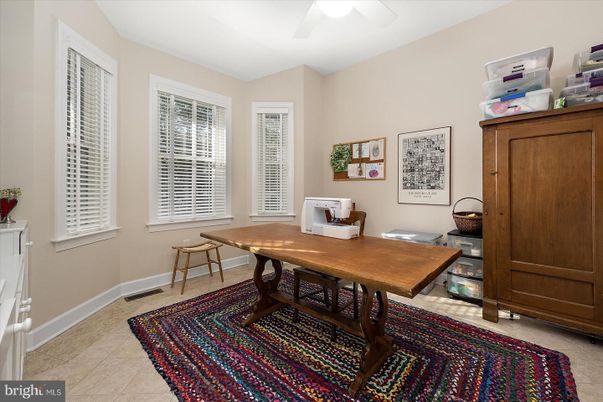 Home Office, Interior