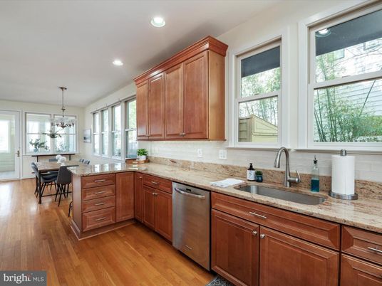 Dining room, Interior, Kitchen, Pendant Lights, Recessed Lighting, Wood Texture Flooring