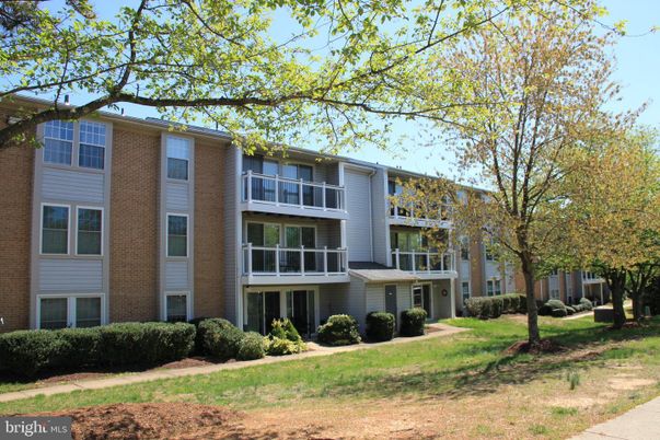 Exterior, Facade, Brick Facade, Rowhouse
