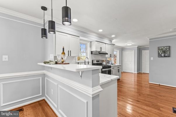 Interior, Kitchen, Pendant Lights, Recessed Lighting, Wood Texture Flooring