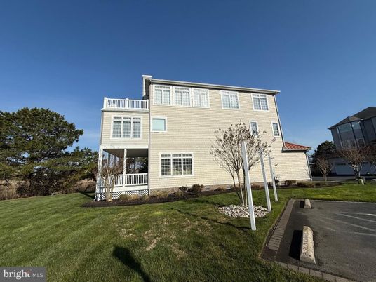 Backyard, Exterior, Facade, Georgian
