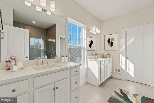 Bathroom, Dual Sink Vanities, Interior, Recessed Lighting