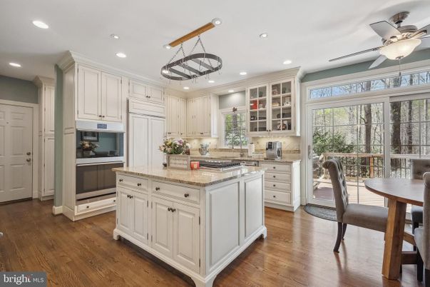 Dining room, Interior, Kitchen, Recessed Lighting, Wood Texture Flooring