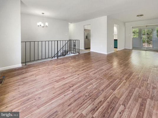 Chandelier, Empty room, Interior, Wood Texture Flooring