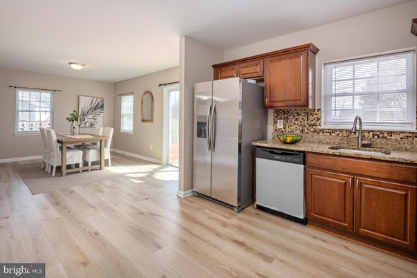 Dining room, Interior, Kitchen, Stainless Steel Appliances, Wood Texture Flooring