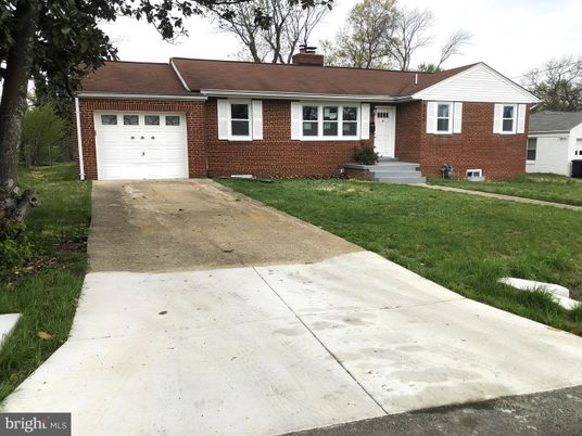 Attached, Exterior, Facade, Brick Facade, Ranch