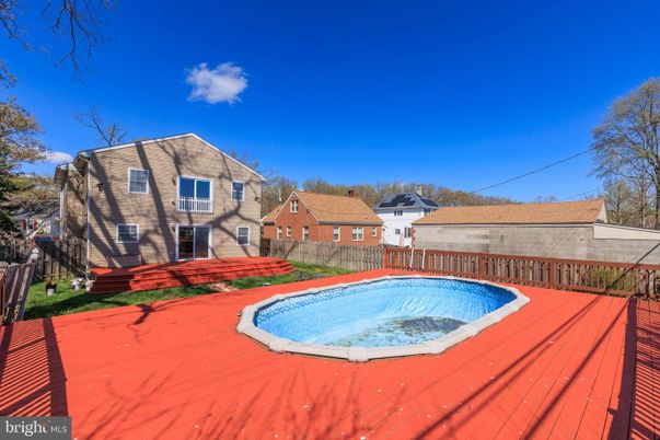 Exterior, Pool