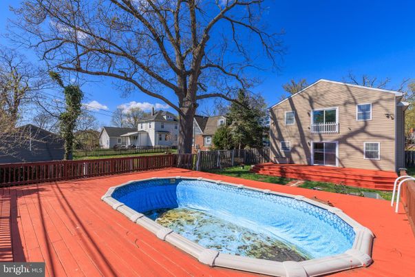 Exterior, Pool