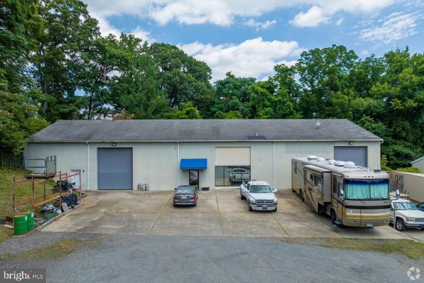 Detached Garage, Exterior