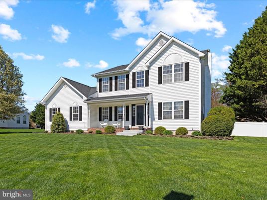 Exterior, Facade, Farmhouse