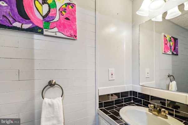 Bathroom, Interior, Tile Countertops