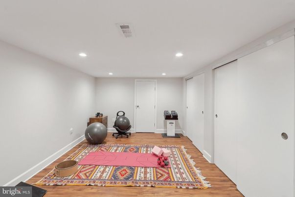 Fitness Equipment, Interior, Recessed Lighting, Wood Texture Flooring