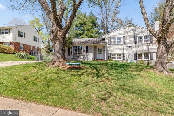 Backyard, Exterior, Facade, Split Level