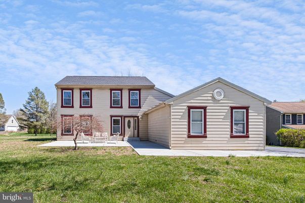 Backyard, Exterior, Facade, Split Level