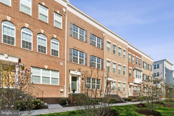 Exterior, Facade, Brick Facade, Rowhouse