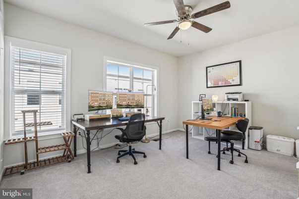Home Office, Interior