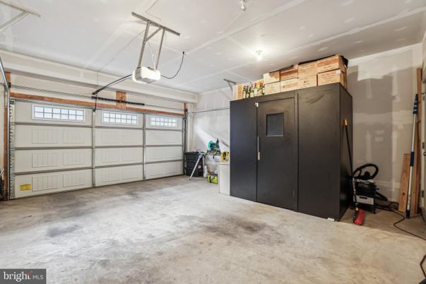 Garage, Interior