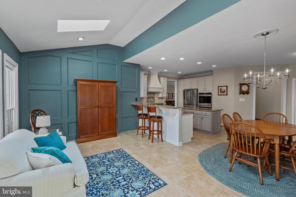 Chandelier, Dining room, Interior, Kitchen, Recessed Lighting, Stainless Steel Appliances