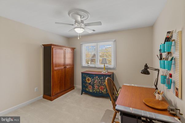 Home Office, Interior