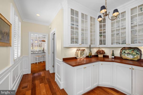 Interior, Pendant Lights, Recessed Lighting, Wood Texture Flooring