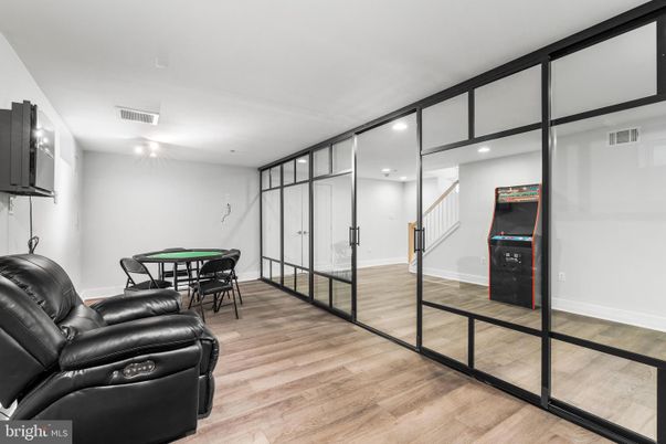 Interior, Recessed Lighting, Wood Texture Flooring
