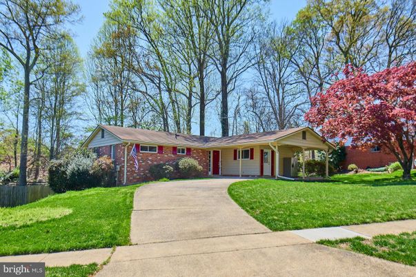 Attached, Backyard, Exterior, Facade, Brick Facade, Ranch