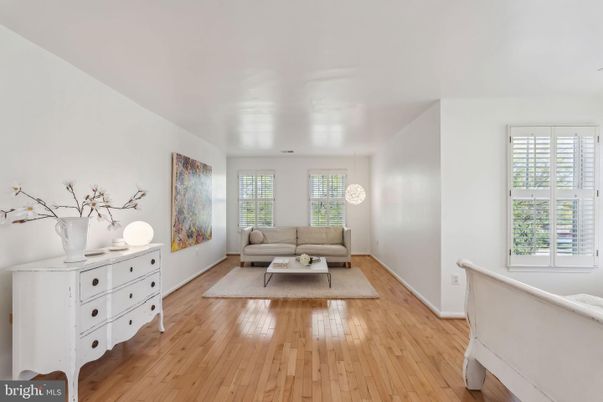 Interior, Living room, Pendant Lights, Wood Texture Flooring