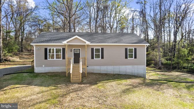 Exterior, Facade, Cape Cod