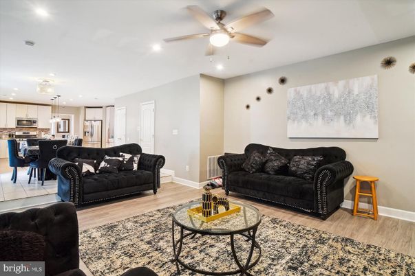 Interior, Kitchen, Living room, Pendant Lights, Recessed Lighting, Wood Texture Flooring