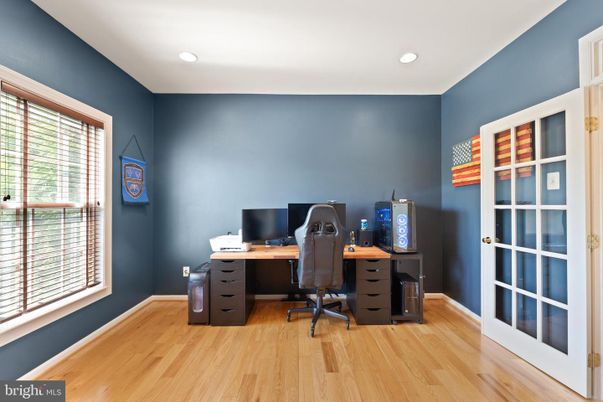 Home Office, Interior, Recessed Lighting, Wood Texture Flooring