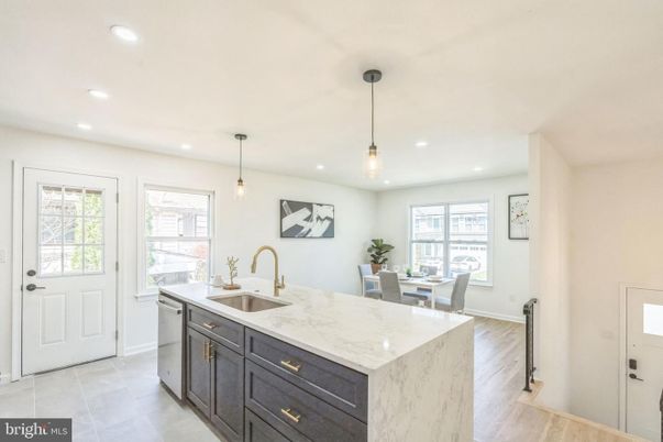Dining room, Interior, Kitchen, Pendant Lights, Recessed Lighting, Wood Texture Flooring