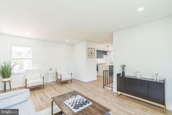 Interior, Pendant Lights, Recessed Lighting, Wood Texture Flooring