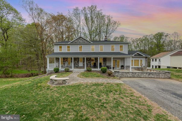 Backyard, Exterior, Facade, American Foursquare