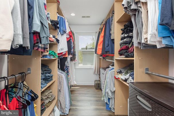 Interior, Recessed Lighting, Walk-in Closets, Wood Texture Flooring