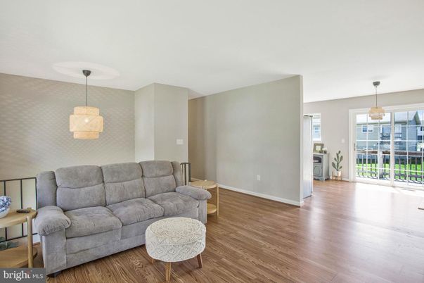Interior, Living room, Pendant Lights, Wood Texture Flooring